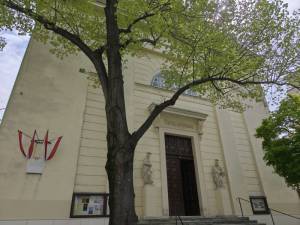 Chiesa Cattolica dei Santi Pietro e Paolo Katholische Kirche St Peter und Paul