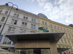 Chiosco Bitzinger Wuerstelstand Albertina