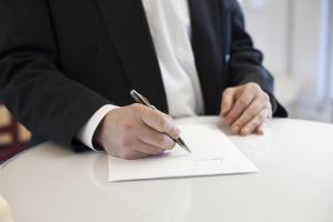 Contratto di lavoro cosa verificare prima della firma