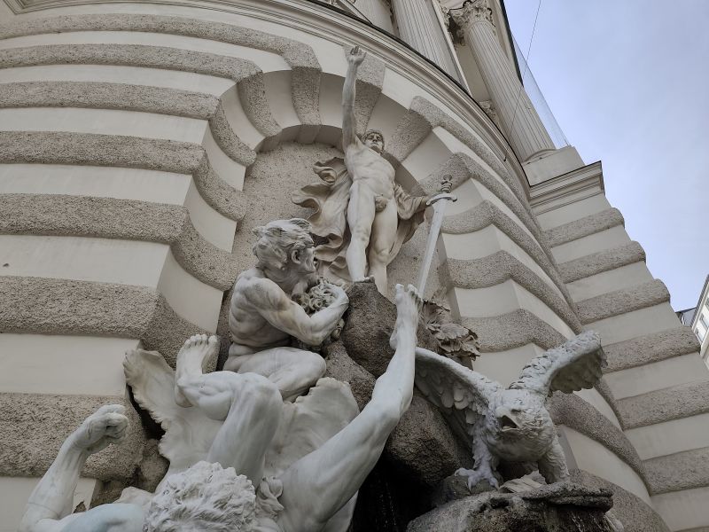 Fontana-Potere-sulla-terraferma-Macht-zu-Lande