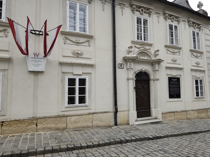casa-delle-tre-ragazze-dreimaederlhaus