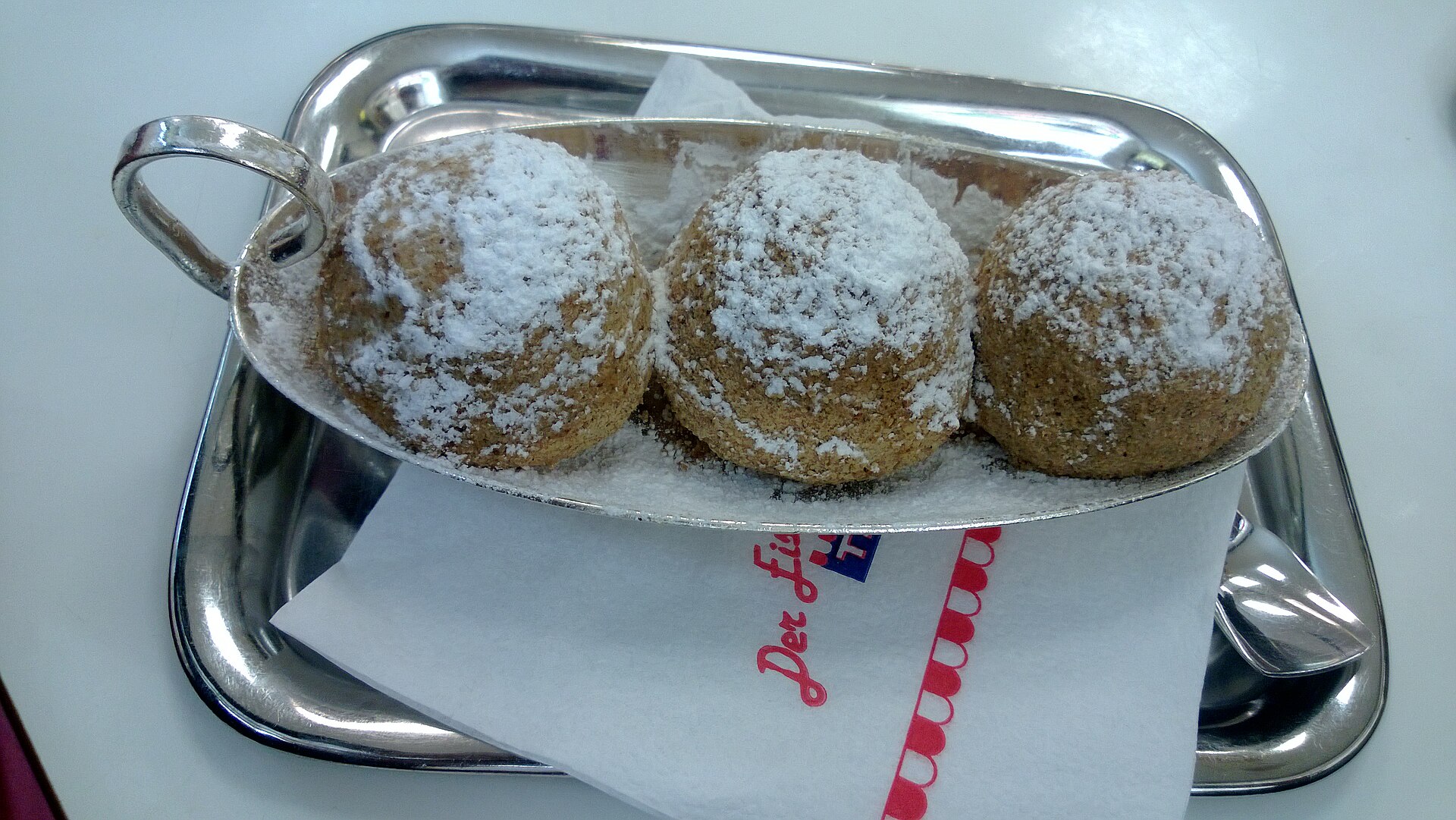 gelateria-tichy-e-gli-eismarillenknoedel-a-vienna