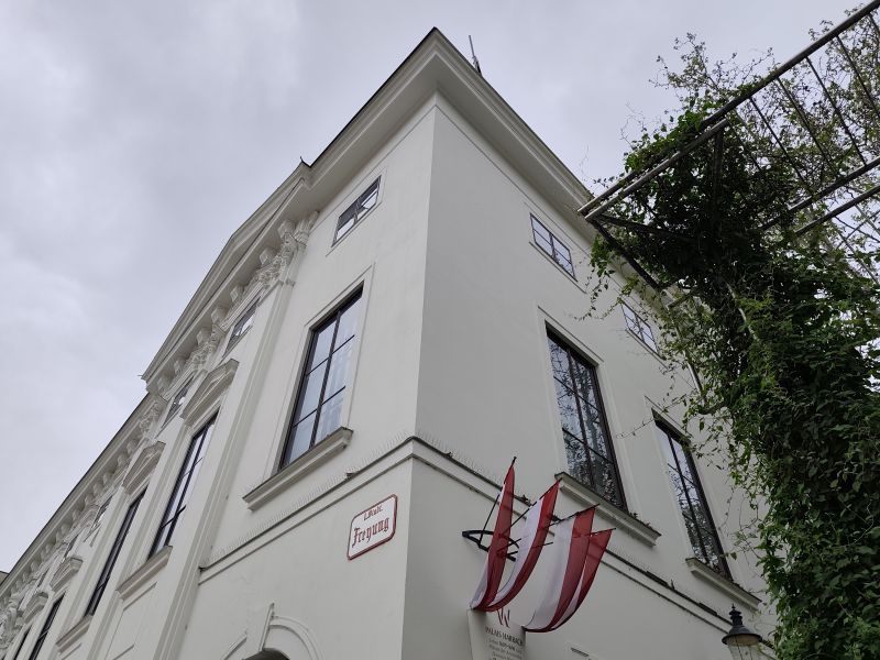 palazzo-harrach